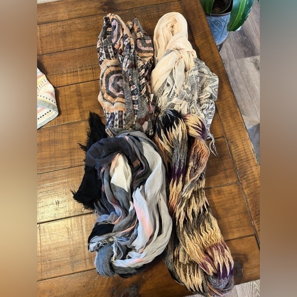 Infinity Scarfs - Picture 1 of 3